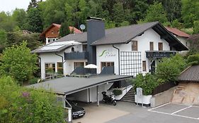 Villa Relax - Ferienwohnungen&Hallenbad&Relaxgarten